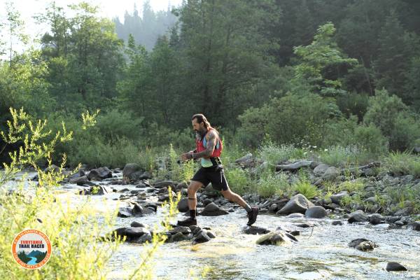 Συζητάμε με τον Γιώργο Τσακίρη για το Evrytania Trail Races 2026!
