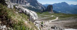 LUT 2020: A small group of top runners will run on the Cortina Trail while hundreds of athletes will attempt to run the same distance all over the world!