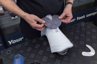 Boot Fitting στα καταστήματα Κλαουδάτος: Πώς μια σωστά προσαρμοσμένη μπότα αλλάζει την εμπειρία στο βουνό!