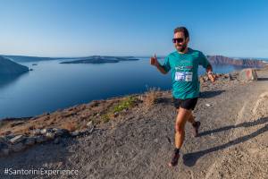 Άκης Τσόλης: Το Santorini Experience δεν είναι μόνο ένας αγώνας, είναι μια γιορτή ζωής, μία εμπειρία γεμάτη ενέργεια που θυμάσαι για πάντα!