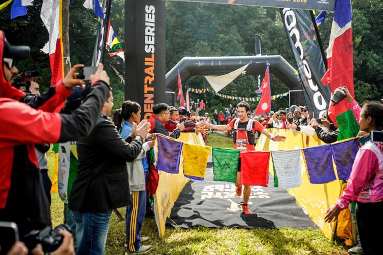 O Kilian κερδίζει (και) στο Νεπάλ και κατακτά το τρόπαιο του Salomon Golden Trail Series 2019!